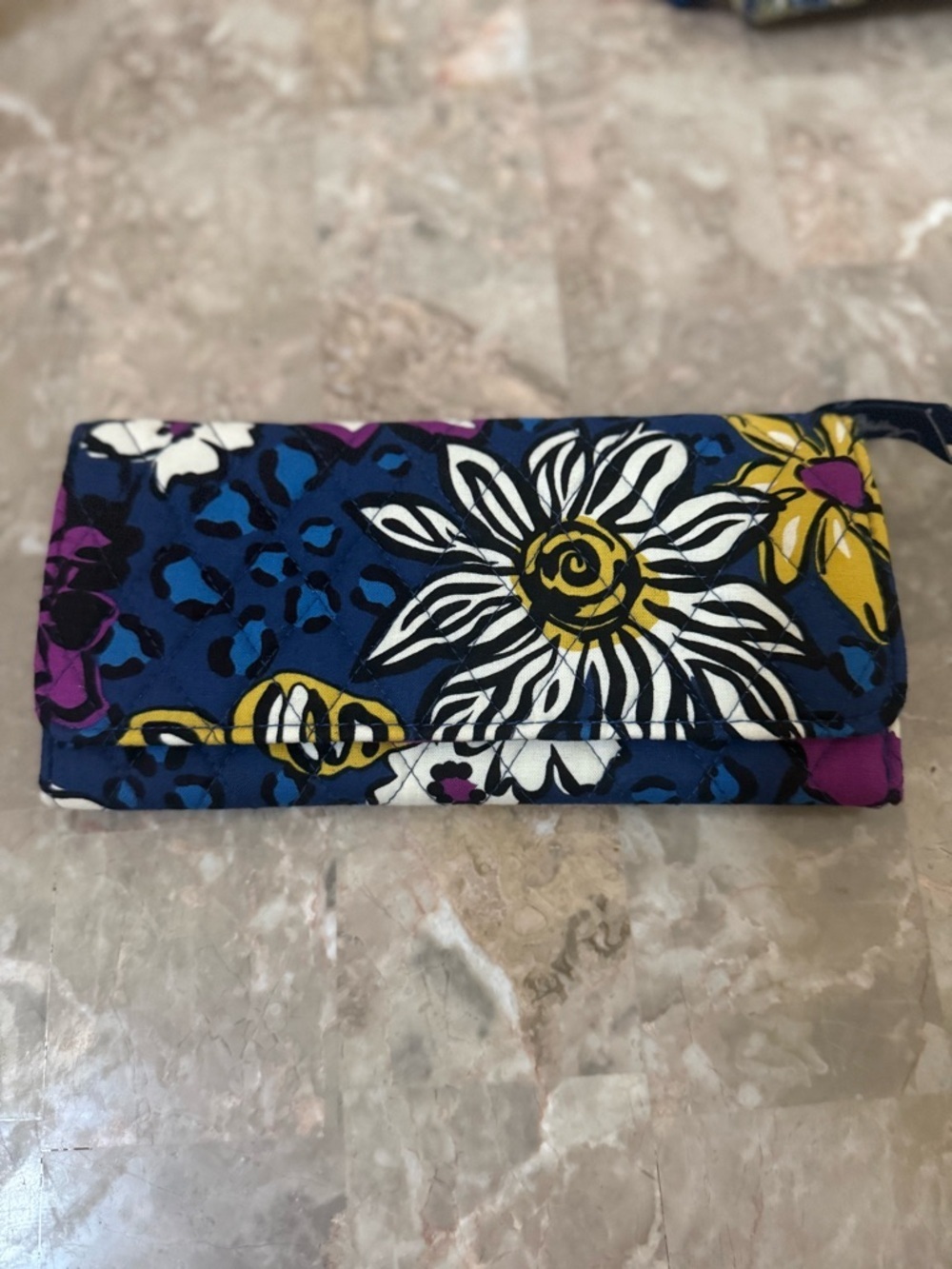 VERA BRADLEY Trifold Organizer Wallet - African Violet - Exact One - NWOT